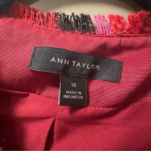 Ann Taylor Long Cardigan Jacket in Pink/Red/Black Houndstooth Tweed - Size 10 - Picture 4 of 5